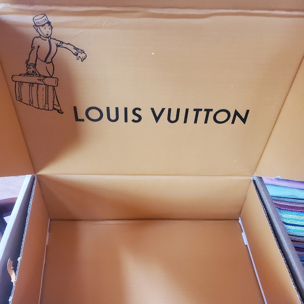 Lv shipping boxes (5)